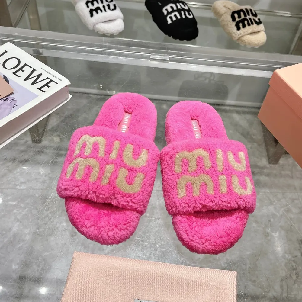 Miu Miu Miu classic autumn and winter letter fur slippers