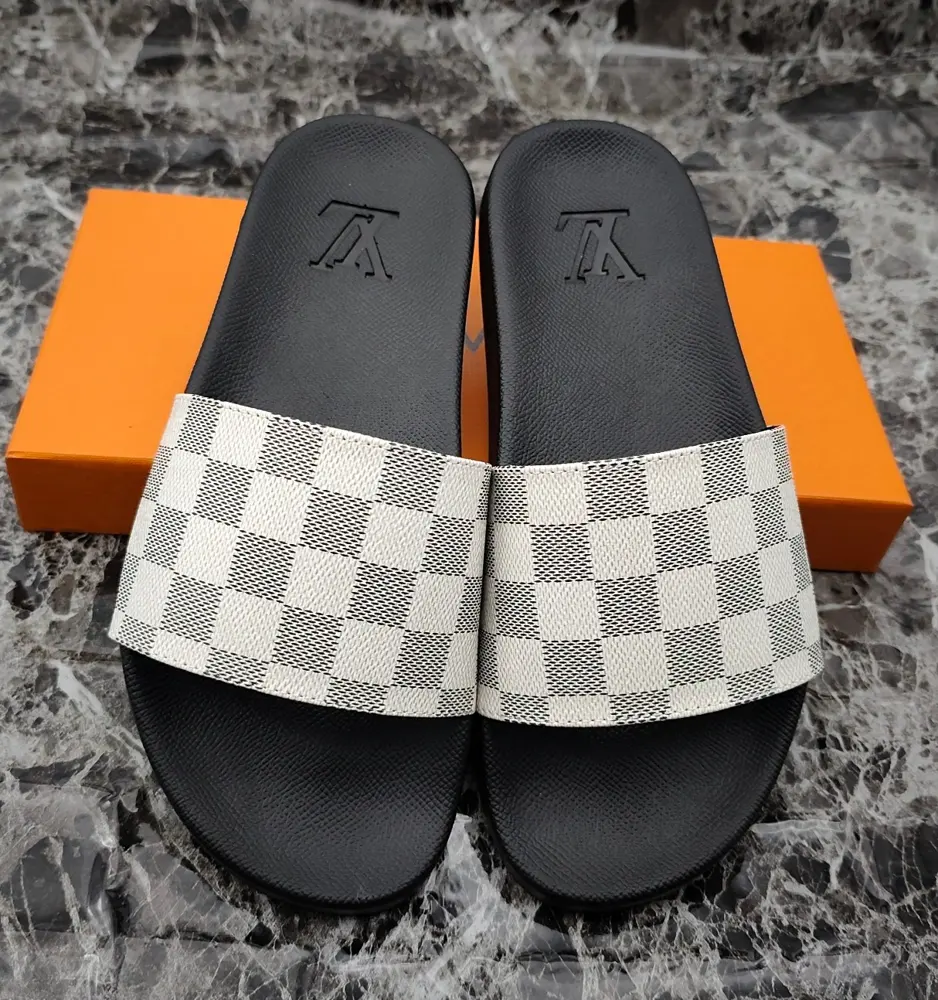 Louis Vuitton slippers