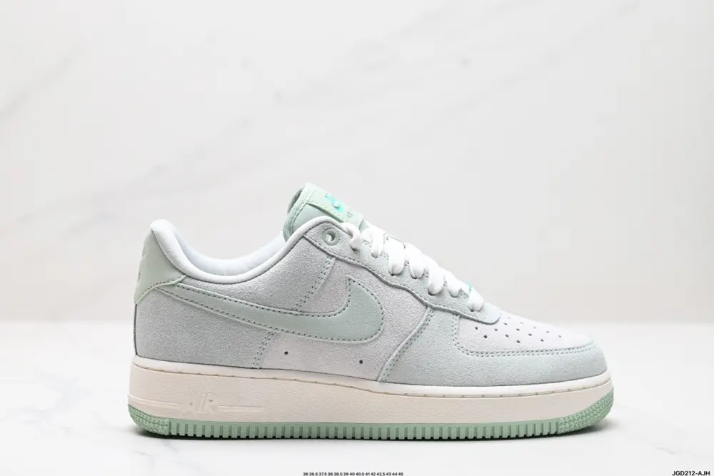NIKE AIR FORCE 1’07 Sneakers HQ1497-099