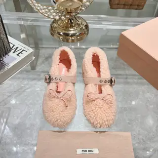 Miu Miu Miu Loafers 2024 Autumn and Winter New Cotton Shoes Furry Shoes from Miu Series