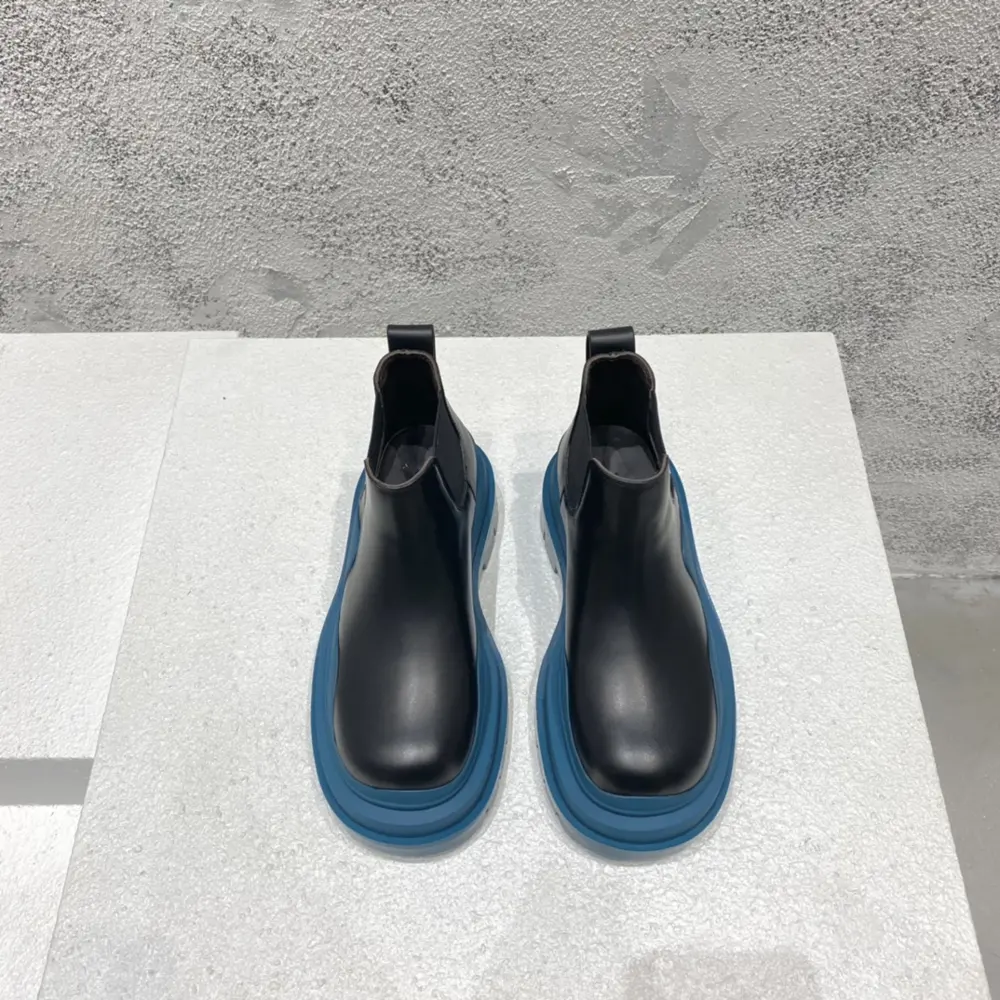 BOTTEGA VENETA Couple’s Short-barrel Wave-bottom Series Martin Boots