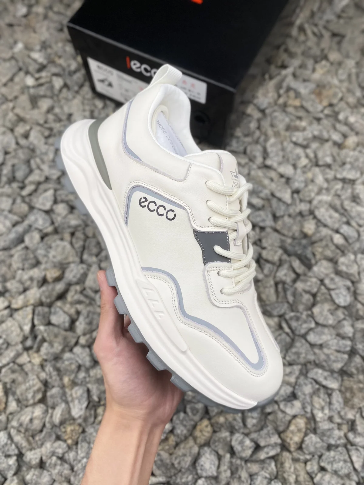 ECCO new versatile casual style