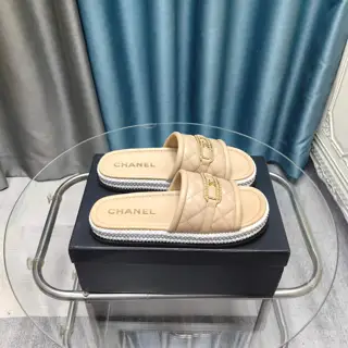 Chanel Diamond Chain Double C Lazy Slippers