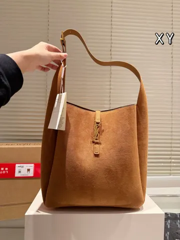 Yves Saint Laurent Hobo
