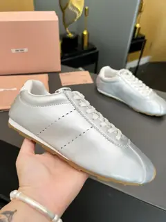 Miu Miu Miu 2024 new popular casual dirty shoes