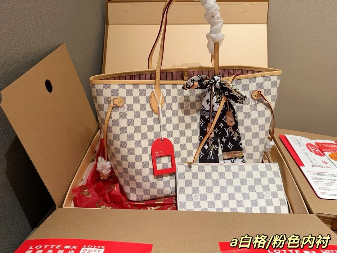 Louis Vuitton Neverfull