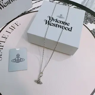Vivienne Westwood Classic Large Saturn Necklace
