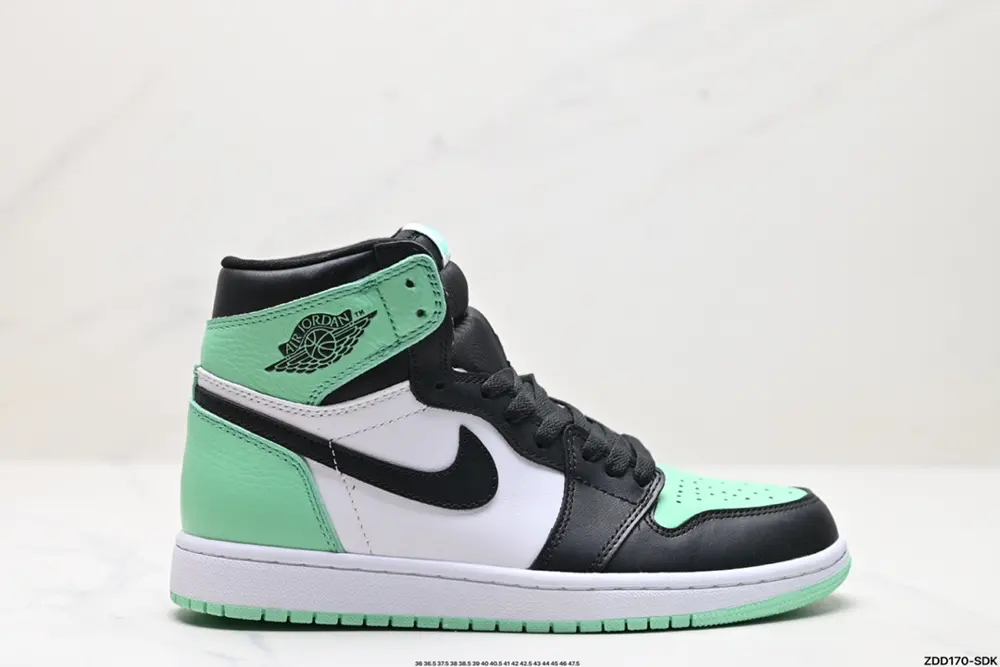 Nike AIR JORDAN 1 Sneakers DD9335-641