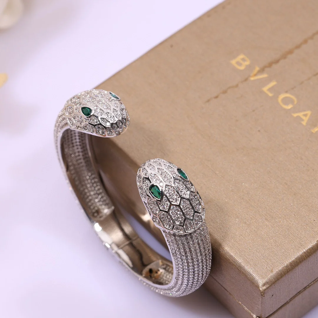 Bvlgari The quality and workmanship of the snake bracelet beats all the goods on the market