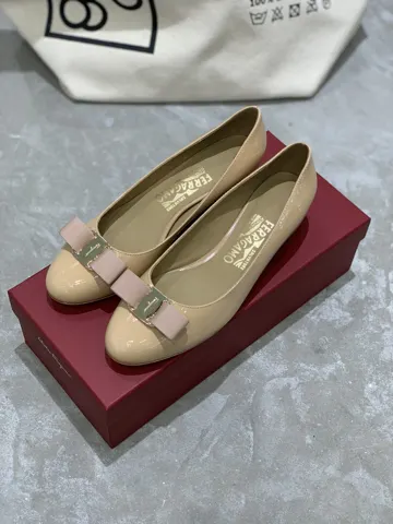 Salvatore Ferragamo Salvatore Ferraga classic VARA bow round-toe ballet shoes