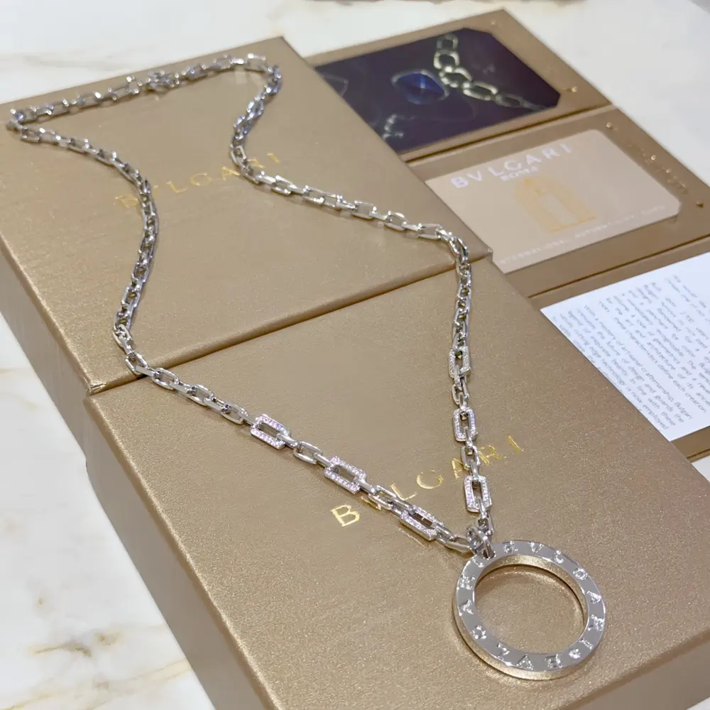 Bvlgari DIVAS’ DREAM series is in perfect condition and has invincible details. The unique