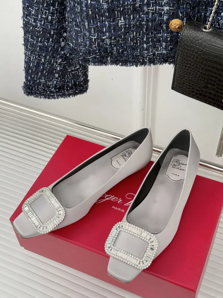 Roger Vivier RV classic rhinestone buckle shoes