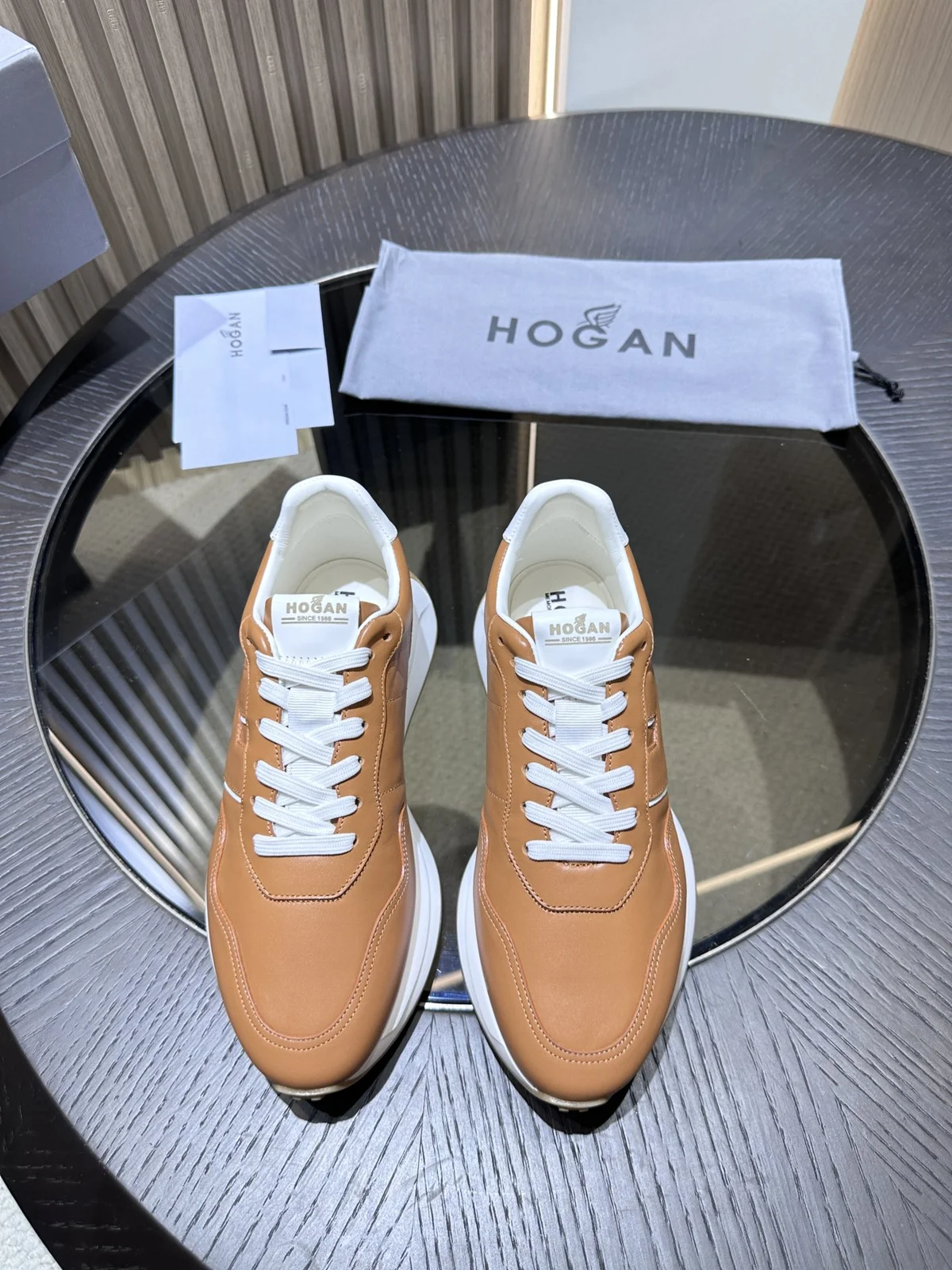 HOGAN H601 leather lace-up sneakers