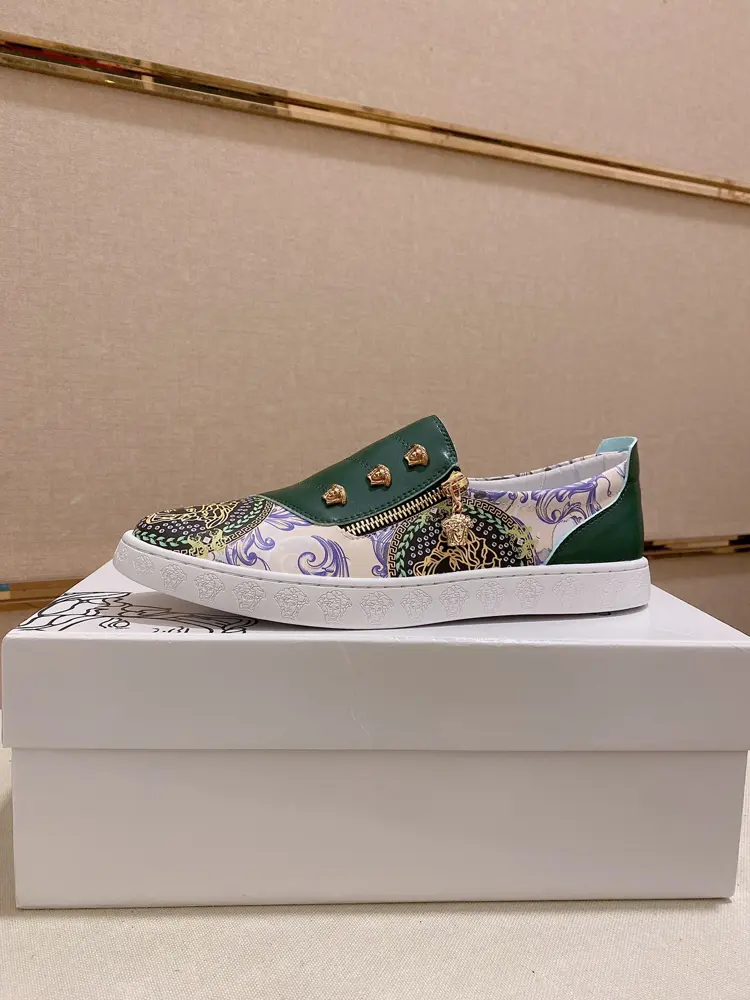Versace Upper Imported cowhide Imported sheepskin lining. Original outsole mold