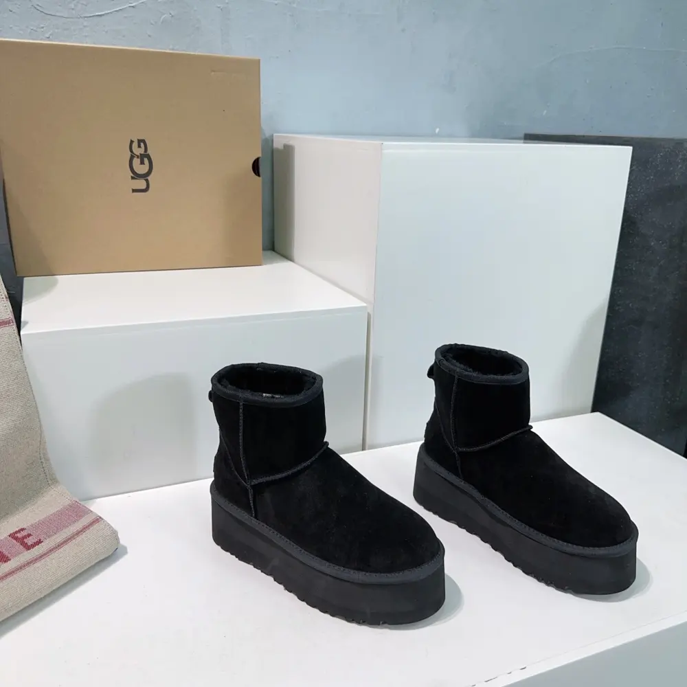 UGG autumn and winter new classic mini thick-soled furry snow boots A style recommended by