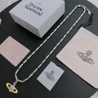 Vivienne Westwood Classic Large Saturn Necklace
