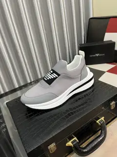 Armani’s latest casual shoes are hot selling. The same style as the official website [Deyi]