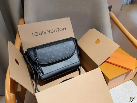 Louis Vuitton Crossbody