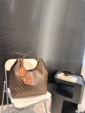 Louis Vuitton Tote