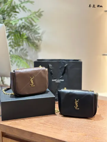 Yves Saint Laurent Shoulder Bag