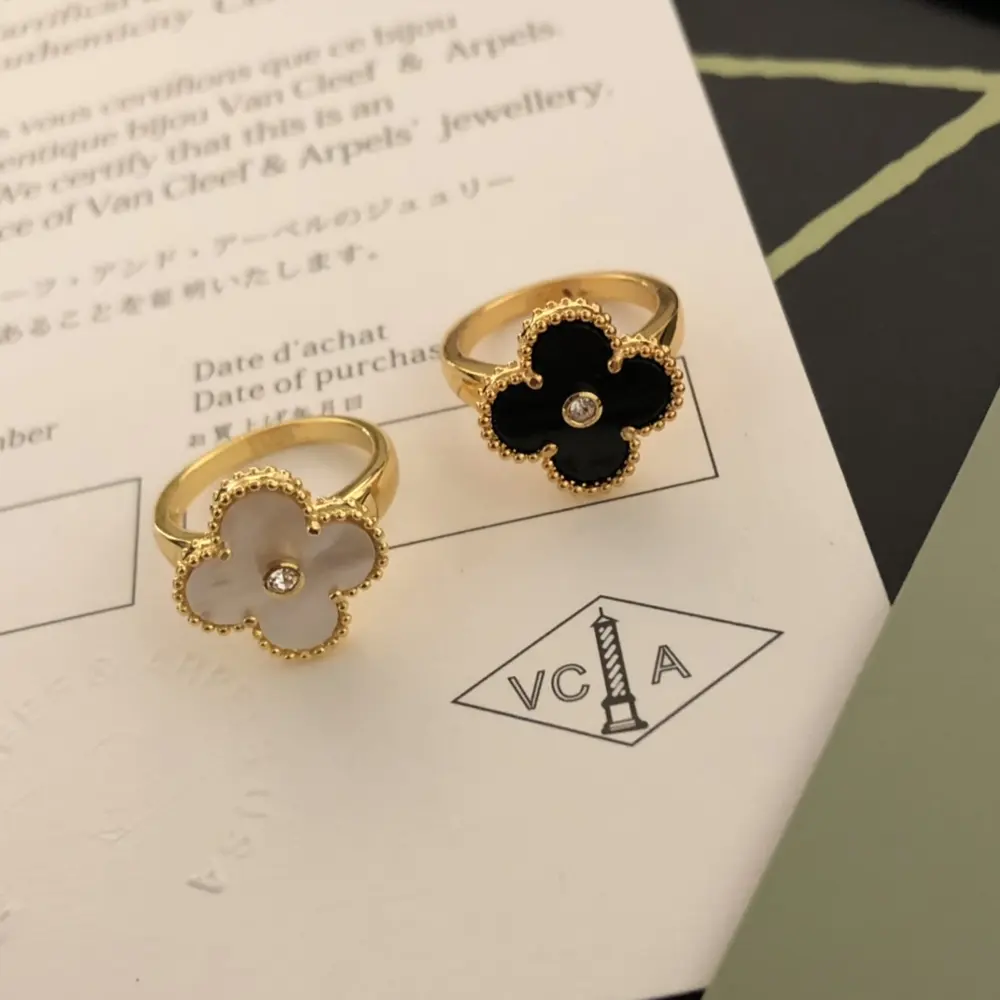 Van Cleef & Arpels Classic Four-Leaf Clover Ring