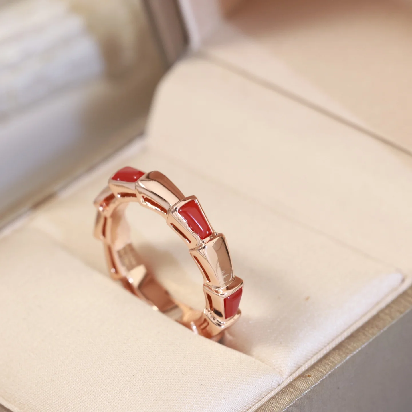 Bvlgari This ring is pavé-set with diamonds
