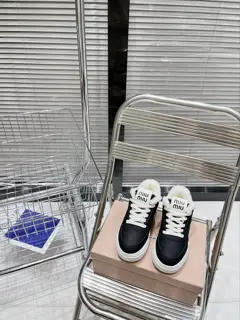 Miu Miu Miu Early Autumn Wool Sneakers New Casual Shoes Thick-soled White Shoes Simple grid