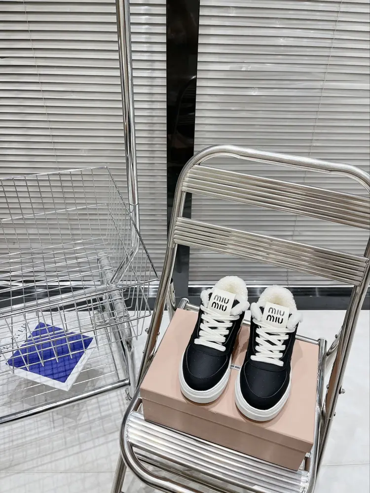 Miu Miu Miu Early Autumn Wool Sneakers New Casual Shoes Thick-soled White Shoes Simple grid