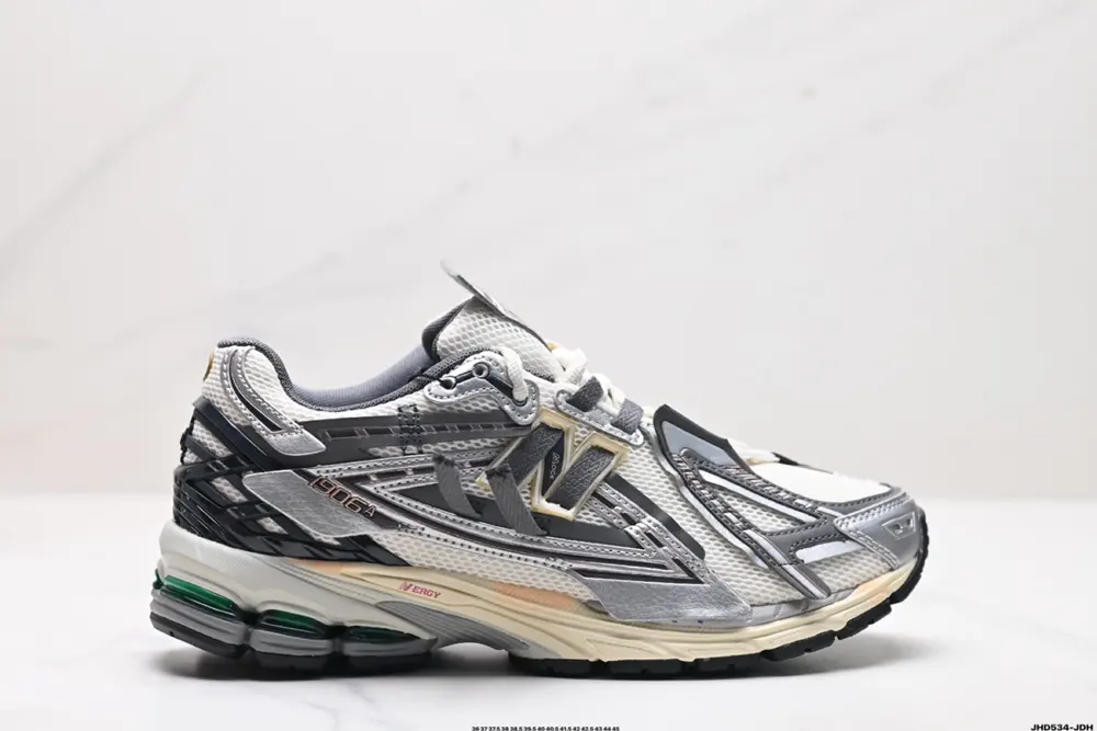 New Balance Shoes M1906RCM