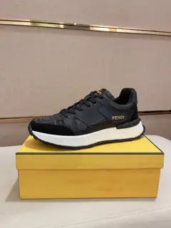 Fendi casual sports shoes upper Imported cowhide fabric Imported sheepskin lining. Original