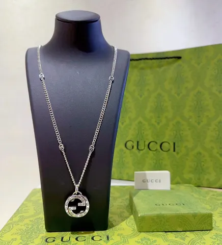 Gucci GucciThe latest necklace chain