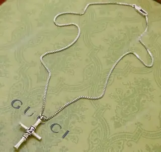 Gucci The latest Gucci necklace with a higher grade chain