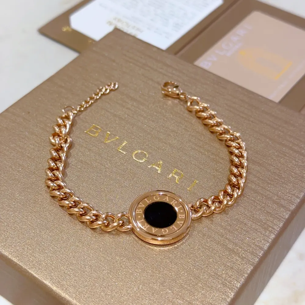 Bvlgari DIVAS’ DREAM series is in perfect condition and has invincible details. The unique