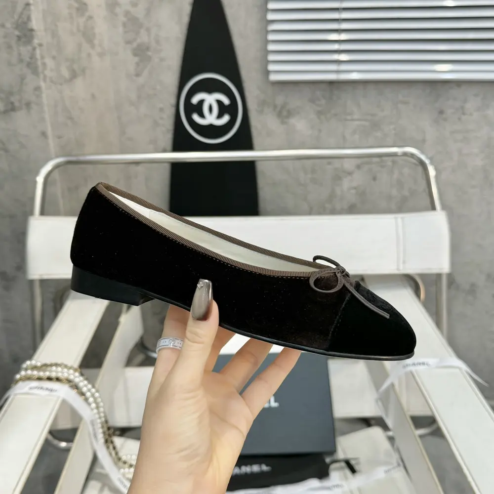 Chanel ballet flats are a timeless luxury classic~Material: imported mixed