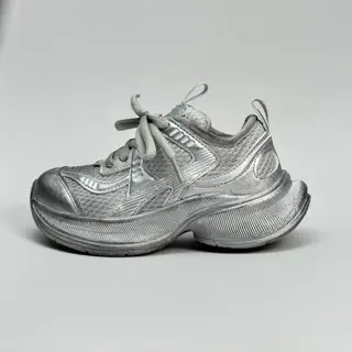 Balenciaga stylish and versatile dad shoes