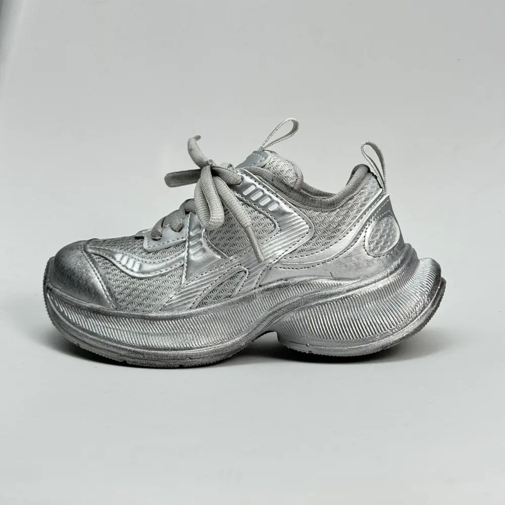 Balenciaga stylish and versatile dad shoes