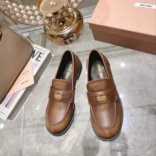 Miu Miu Miu 24ss new spring and summer British style lace-up white shoes casual shoes