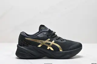 ASICS Novablast 3 Lightweight and comfortable Fabric shock absorption 1011B458-100