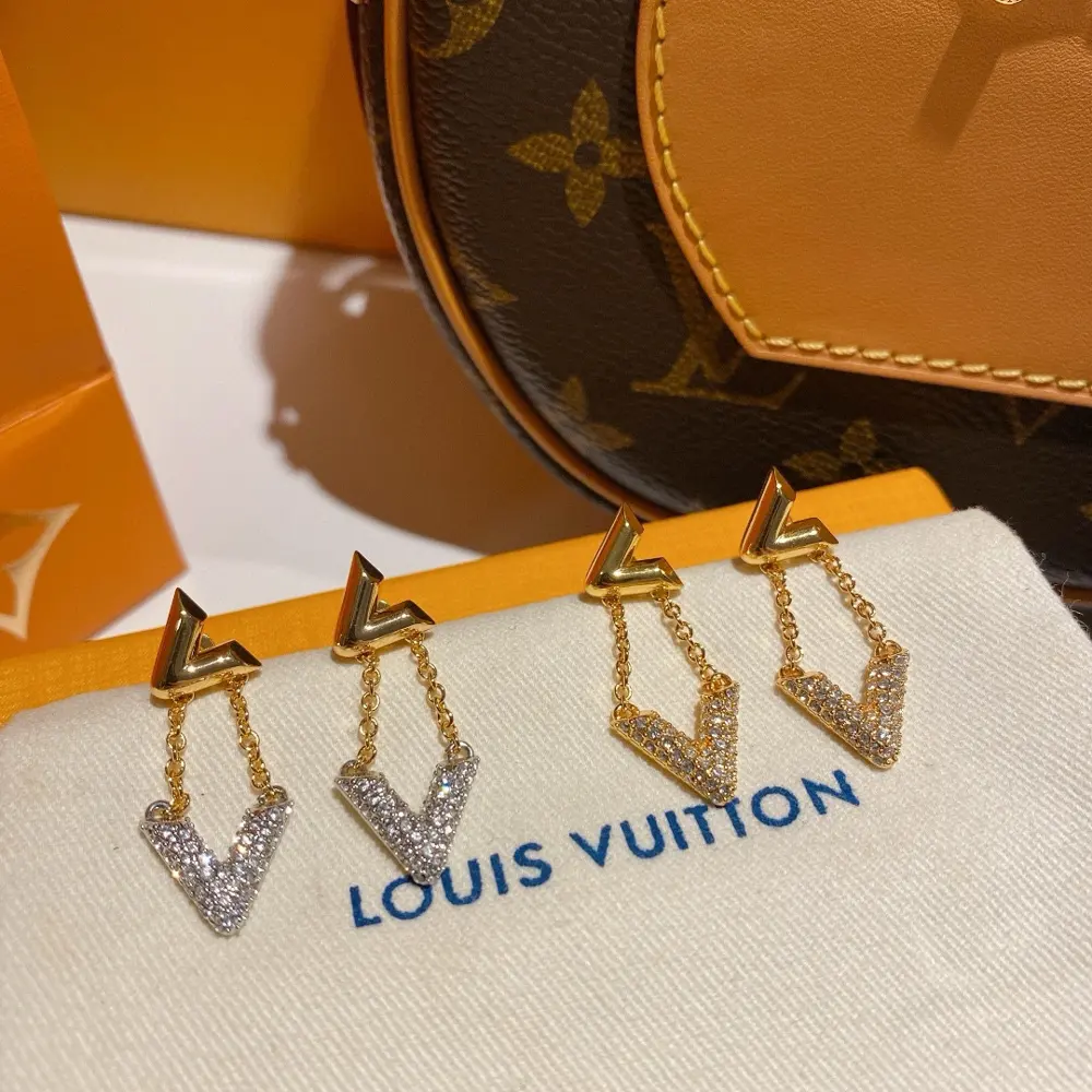 Louis Vuitton tassel earrings in gold and diamonds