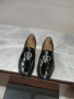 Dior Timeless loafers embody classic elegance. Elegant appearance with slender silhouette