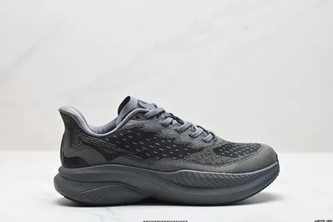 The HOKA brand comes from the Maori language of New Zealand. HOKA means earth 1147833