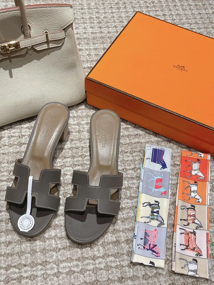Hermes Palm print Heels
