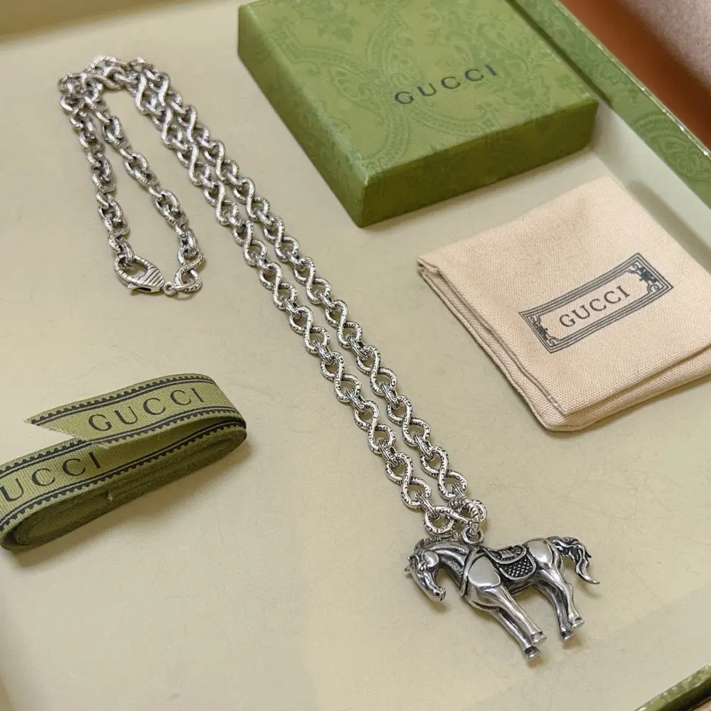The latest Gucci necklace with a higher-end chain