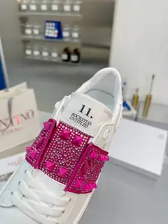 Valentino thick-soled rivet sports casual shoes white shoes