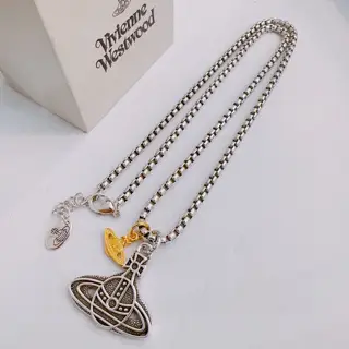 Vivienne Westwood Classic Large Saturn Necklace