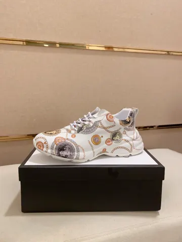 Gucci casual and fashionable men’s shoes