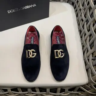 Dolce & Gabbana Cowhide Moccasin Men’s Loafers|Decorated with DG hardware nameplate|Made of