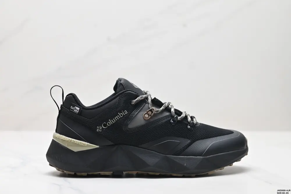 New autumn and winter Columbia men’s outdoor waterproof sports hiking shoes. The entire