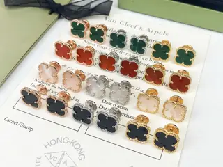 Van Cleef & Arpels 1.5 Medium Four-Leaf Clover Earrings