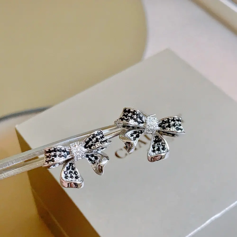 Chaumet Wave Honeycomb Series Earrings